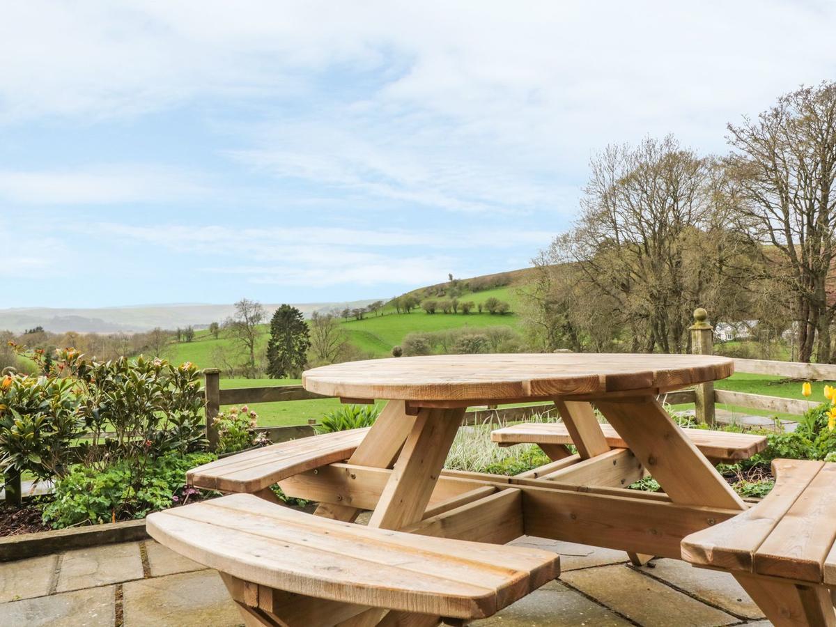 Holiday home Blaen Henllan